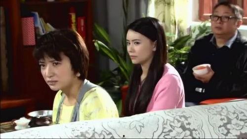 农村亲家吃瓜视频,温馨瞬间传递邻里情深