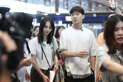 郑爽张恒吃瓜表情包,揭秘娱乐圈幕后故事