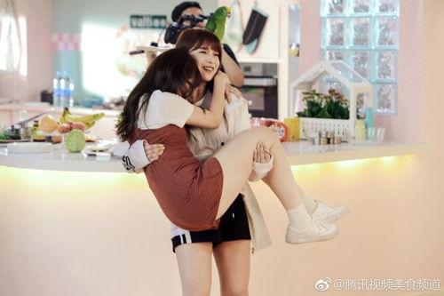 吃瓜小熊女团视频