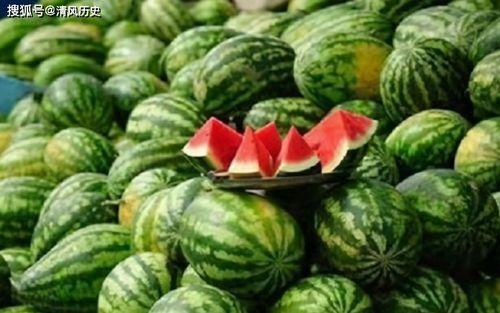 西宁回民阿爷吃瓜,西宁回民阿爷的夏日吃瓜时光